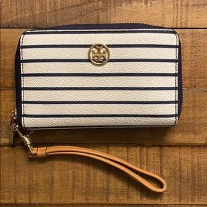 ⚓️Tory Burch striped wristlet⚓️